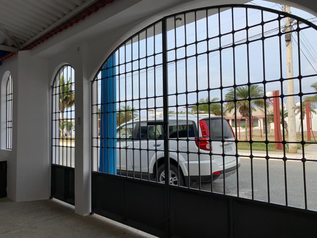 Beach House In Punta Carnero Salinas / Casa Exterior photo